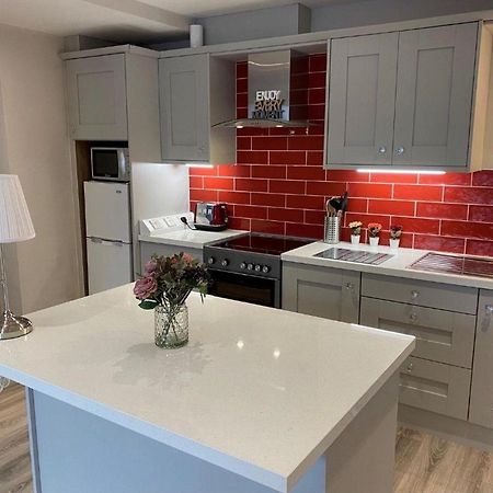 Trinity Apartments Four 1-Bedroom Apts Waterford City Centre المظهر الخارجي الصورة