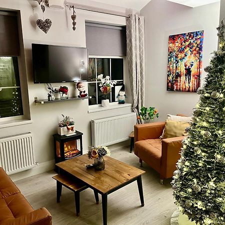 Trinity Apartments Four 1-Bedroom Apts Waterford City Centre المظهر الخارجي الصورة