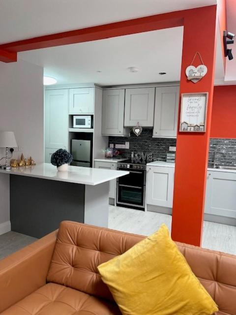 Trinity Apartments Four 1-Bedroom Apts Waterford City Centre المظهر الخارجي الصورة